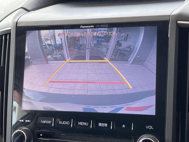 【バックカメラ】駐車時に後方がリアルタイム映像で確認できます。大型商業施設や立体駐車場での駐車時や、夜間のバック時に大活躍！運転スキルに関わらず、今や必須となった装備のひとつです！