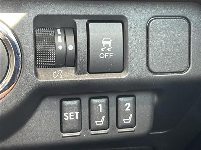 気になる車はすぐにお問い合わせください！画面右側の0066から始まる無料ダイヤルからお問い合わせ下さい！専門スタッフがお車のご質問にお答えいたします！