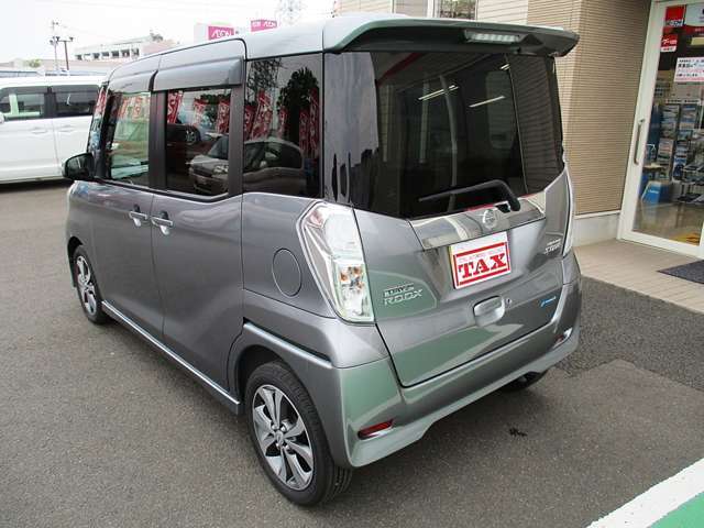 国家資格車検検査員資格を持った10人の整備士による整備。ステレオ、エアコン等走行に関係のない所も不具合箇所があれば修理してお渡ししております。