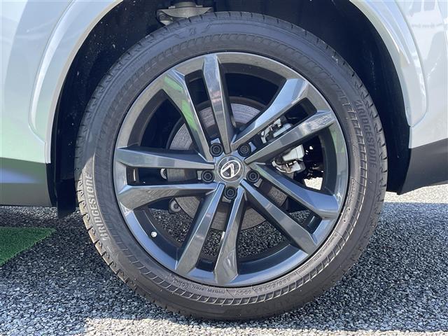 【タイヤ・ホイール】足回りもかっこよく決まってます！社外のアルミやスタッドレスタイヤも取り扱いございます！！ドレスアップもカスタマイズもお任せください！！