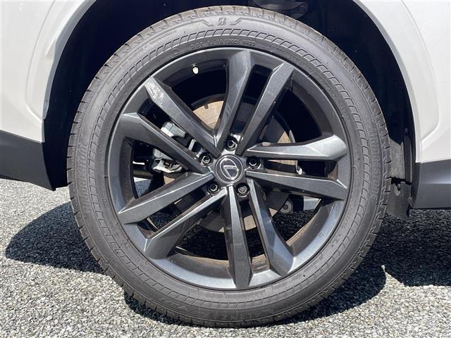 【タイヤ・ホイール】足回りもかっこよく決まってます！社外のアルミやスタッドレスタイヤも取り扱いございます！！ドレスアップもカスタマイズもお任せください！！