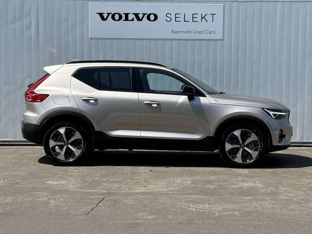 ◆サイド/流麗なプロポーションはVOLVO車の真骨頂。「美しいものと共にありたい」というオーナーの願いを満たします