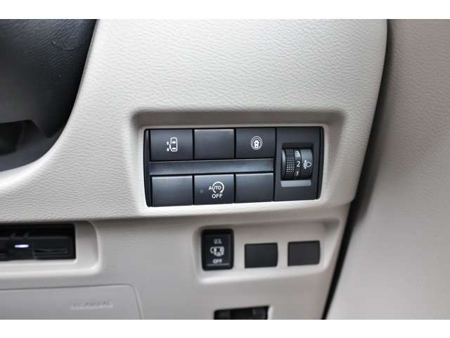 中古車だからボディーコーティングがおすすめ！下地処理が重要なコーティングはもちろんプロの施工でピカピカに仕上げます。濃色車は親水性、淡色車は撥水性のものがオススメ！