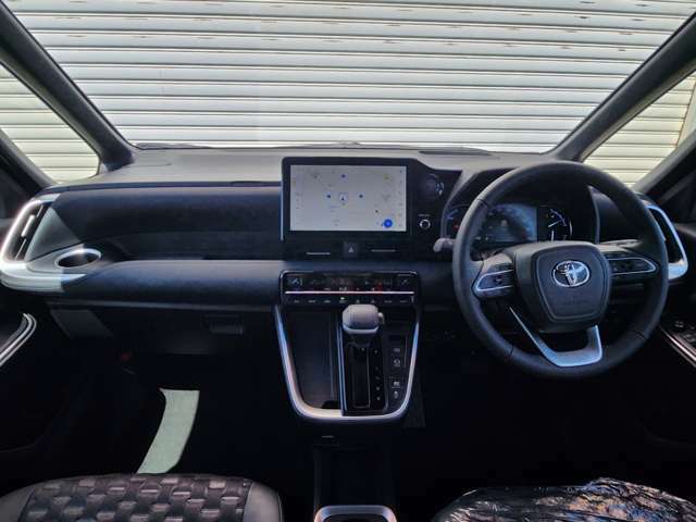 オーディオの取付位置も見やすい場所にあり、その他のスイッチ類も運転者が操作し易い様に配置されています。