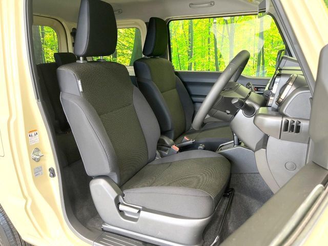 もちろん車内はキレイです♪よりクリーンな状態をキープしたいお客様には『ナノゾーンコート』がおすすめ！新型コロナウイルス対策や、除菌・消臭に効果を発揮し多くの方にご好評いただいております。