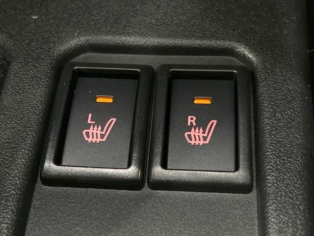 【シートヒーター】寒い日に重宝するシートヒーター！エアコンより早く温まってくれるので寒がりの人も安心ですね♪エアコンの温風は乾燥するから苦手、という方にもをおすすめです。