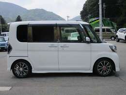 （株）あっぷる関西は業界経験者多数在籍！！新車ディーラー営業・大手中古車ディーラー営業・新車ディーラー整備士など、豊富な知識と経験をお客様の車選びや納車後のサポートをお手伝いさせて頂きます。