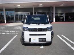 広い展示場には目移りしちゃうくらい軽・届出済未使用車が展示されてます