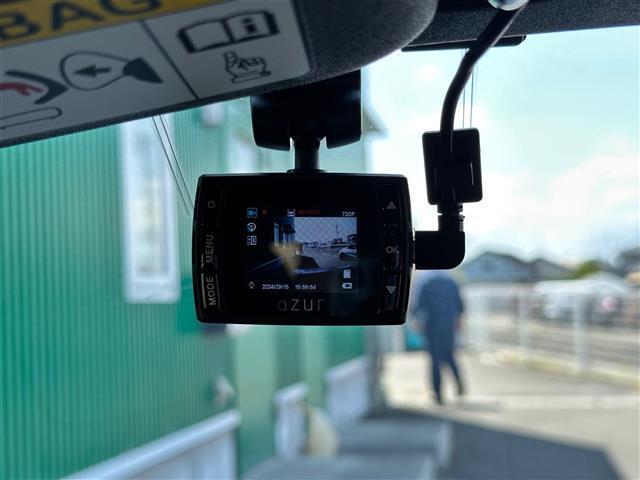 【ドライブレコーダー】映像・音声などの運転中の記録を残します。事故などを起こした起こされた時の証拠になりえますので、もしも時でも安心ですね。