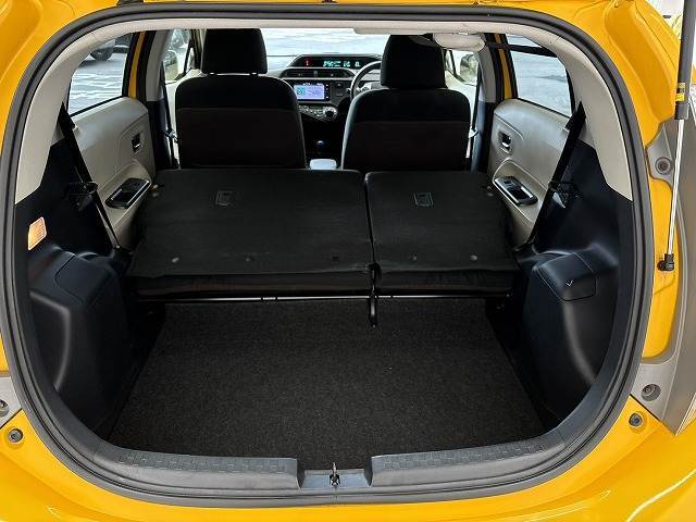 広々としたラゲッジルームは日常・レジャーに活躍する事間違いなし。アウトドアやお仕事でも活躍間違いなし。