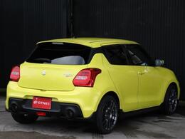 外装色は、チャンピオンイエロー4　になります。