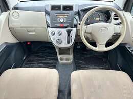 シンプルな運転席周り！