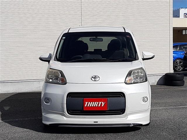 ■　外装正面　■　ヘッドライトのクリアー塗装を剥離、再塗装で目力復活！まるで新品の透明感！ヘッドライトリフォーム！！　見た目にこだわるお客様におすすめのオプションです。