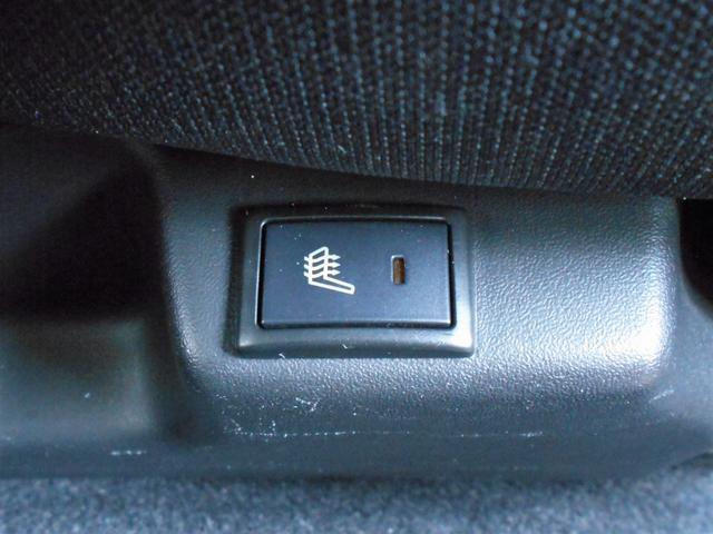 運転席に加え、助手席にもシートヒーターを装備。寒い日でも快適なドライブが楽しめます。