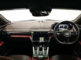 ￥1,456,000【Inspire Comfort-Duotone】ビターチョコレート×エクリプスレッドの組み合わせは高次元のドライビング体験を体感できるそんなインリアです。