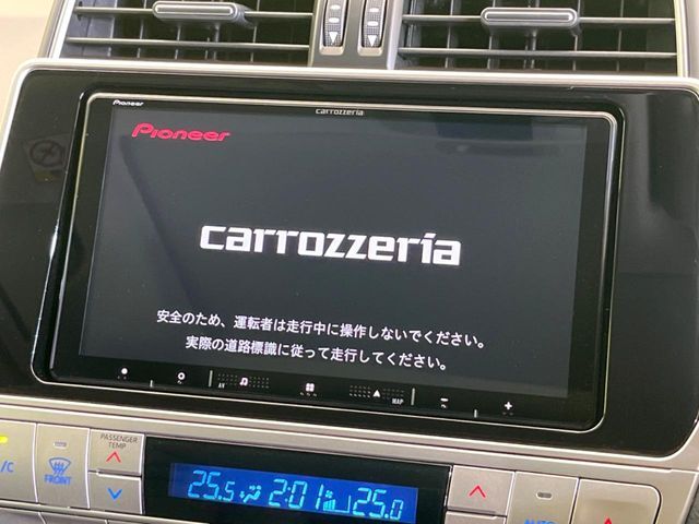 【大画面ナビ】人気の大型9インチナビを装備。存在感のある大画面はインパクト大！ナビ利用時のマップ表示は見やすく、テレビやDVDは臨場感がアップ！いつものドライブがグッと楽しくなります♪
