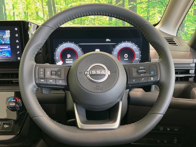 【ステアリングスイッチ】運転中、前方から目線をそらすことなく、オーディオ等の操作が可能な便利機能！安心＆快適なドライブを演出してくれます♪