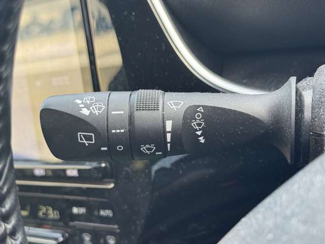 RUSTAUTO・GOENAUTOでは99％の在庫が買取直販方式で仕入れをおこなっております。そのため日本きれいな状態で故障のない良質なお車をご提供できます。