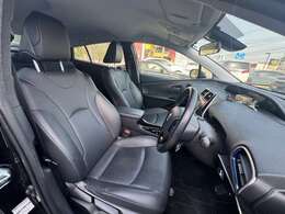 RUSTAUTO・GOENAUTOでは99％の在庫が買取直販方式で仕入れをおこなっております。そのためきれいな状態で故障のない良質なお車をご提供できます。