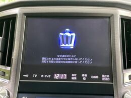 【メーカー純正ナビ】インテリアに溶け込むスタイリッシュな「専用設計」メーカーナビを装備♪視認性や操作性など基本性能にも優れ、より上質なカーライフをお楽しみいただけます。