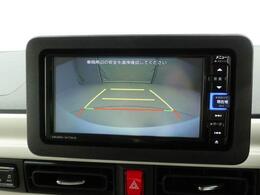 【バックモニター】駐車時に後方がリアルタイム映像で確認できます。大型商業施設や立体駐車場での駐車時や、夜間のバック時に大活躍！運転スキルに関わらず、今や必須となった装備のひとつです！