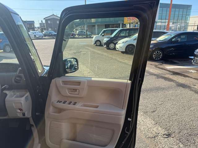 当店の展示車をご覧頂き、誠にありがとうございます。ご来店、またはお電話の際は、【カーセンサーを見た】とお伝え下さい。