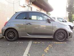 アバルト新車保証継承　ワンオーナー　禁煙車