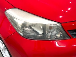 LEDヘッドライトは、点灯の瞬間から最大光量を発揮し、突然暗くなるトンネルなどでの安定感を高めます。