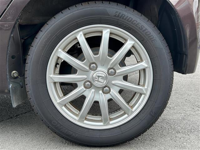 【　アルミホイール　】専用のアルミなので、お車のイメージにぴったり！！社外のアルミやスタッドレスタイヤも取り扱いございます！！ドレスアップもカスタマイズもお任せください！！