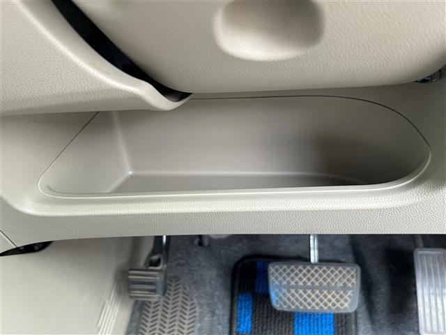 【　内装インテリア　】現車の確認はお電話で在庫のご確認の上、是非ご来店くださいませ！ご来店の難しい方は店舗スタッフがお電話やメールで詳細をお答えさせて頂きます。