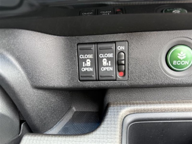 ホンダセンシング標準装備です。