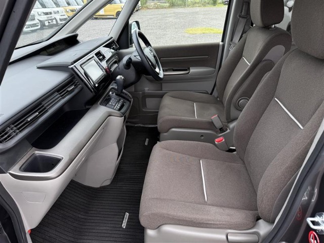 中古車にもボディーコーティング施工できます。一度ボディを磨いてから施工しますので、光沢のある綺麗な状態でお乗りいただけます。お気軽にご相談下さい。