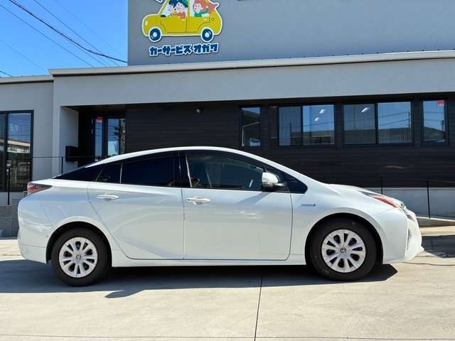 支払総額表示の場合は、『店頭納車に関わる際の全ての費用』です。県外（市外・遠い地域の方）のお客様には、県外登録費用、陸送費など別途費用がかかりますのでお気軽にお問い合わせ下さい。