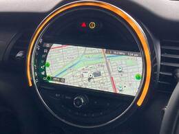 先進のBMW　タッチパッド付きi-driveとほぼ同性能のHDDナビゲーションになります。USBインターフェースやブルートゥースオーディオなど様々な先進機能をお楽しみいただけます。