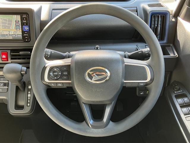 全店で携帯の充電サービスとFree　Wi-fiを完備しております。点検などの待ち時間などにご利用ください。