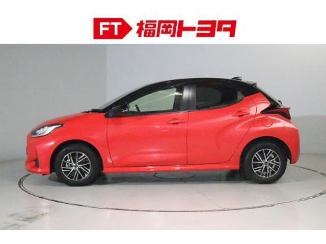 トヨタ認定中古車、評価4相当。キズ、へこみが少なく全体的に良好です。