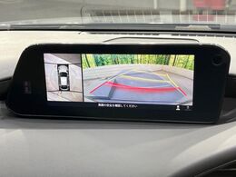 【360°ビューモニター】専用のカメラにより、上から見下ろしたような視点で360度クルマの周囲を確認することができます☆死角部分も確認しやすく、狭い場所での切り返しや駐車もスムーズに行えます。