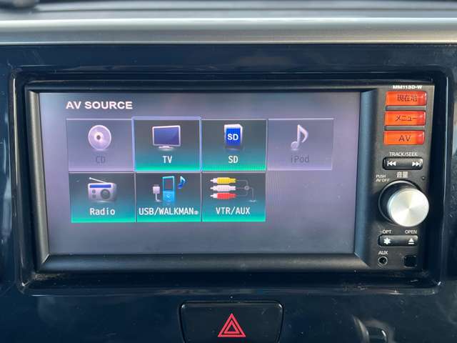 フルセグTV、CD、USBも使えます。