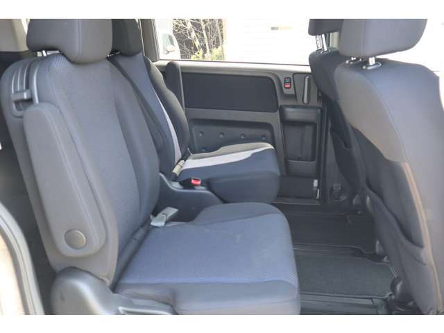 ●中古タイヤホイール4本セット2万円●普通車TベルトWポンプ交換7万円●新品HID2万円●下廻り防錆1.8万円●新品エンジンスターター3万円●新品ETCセットアップコミ1.8万円●全て部品代・工賃コミ