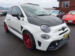 お客様のカーライフをサポートする営業STAFFが皆様のクルマ選びをお手伝いをさせていただきます☆