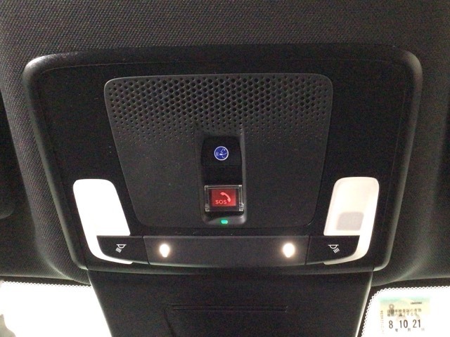 【Honda　CONNECT】安心快適なカーライフを実現します。万一の時も緊急通報ボタンやトラブルサポートボタンで24時間365日お客様をサポート。大事なお車の盗難やいたずらなどにも対処します。