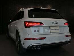 Sライン専用エクステリアを身に纏いより一層美しさを際立たせた専門店ならではの1台！！　綺麗なグレイシアホワイトメタリック！！