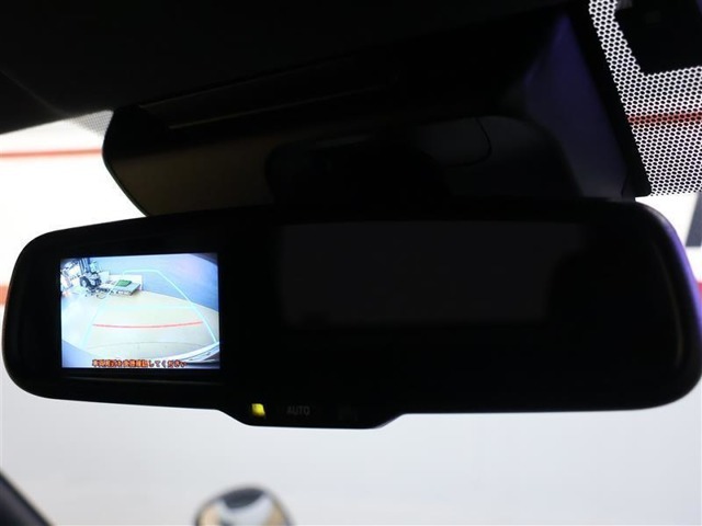 駐車時の視認性や操作をサポートし、ドライバーの負荷を軽減するバックモニター内蔵自動防眩インナーミラーです。バックの映像にとらわれず目視確認も重要です！