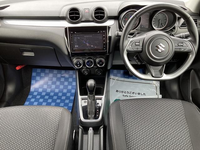 ［室内］黒を基調としたシックな室内です☆落ち着いて運転して頂けます♪