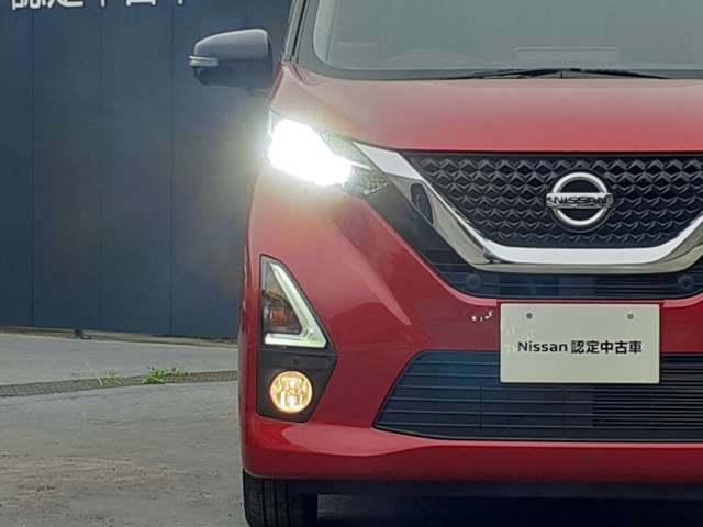 【LEDヘッドライト】明るく消費電力の少ないLEDヘッドライト！夜間や雨の日でも安心して運転が出来ます！