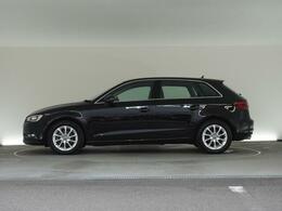 Audi Approved 有明店では、展示車両すべてに第三者査定機関「AIS」の「車両品質査定書」をご準備しております。実写が見れない不安も、査定書があれば安心です。