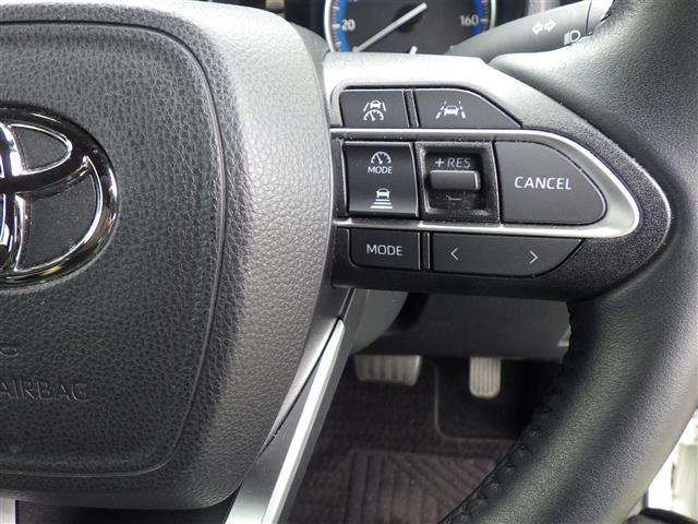 【ハンドル】軽い力で扱いやすいハンドルです。目立つ傷やスレなどなく綺麗な状態です！除菌プランいれていただくとさらに快適に！清潔なお車はお子様にも安心ですね！