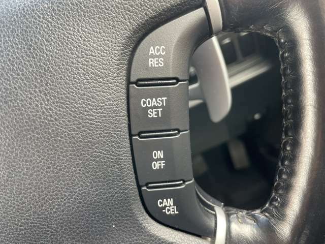 【クルーズコントロール】アクセル操作なしでも車が自動でスピードを一定に保ってくれます！高速道路の運転が快適になります。