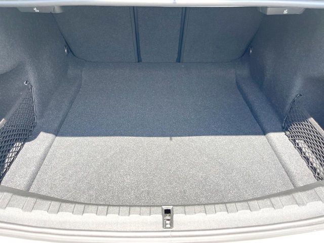 ●トランクルーム：趣味が広がる収容スペース！これだけの広さがあればお買い物やレジャーなどにも最適です！使用感も少なくきれいな状態を維持しております。