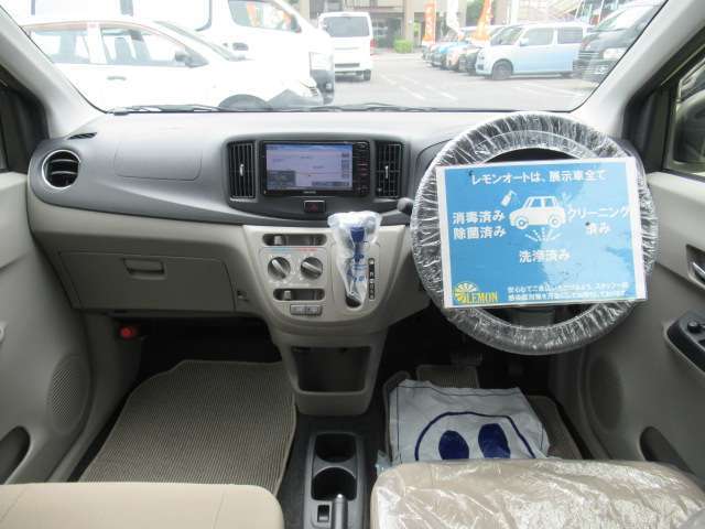 当社は全車に外装・内装クリーニング済み！！外装の磨きと室内クリーニングを施したお車です。ピカピカのお車を是非店頭でご確認下さい。
